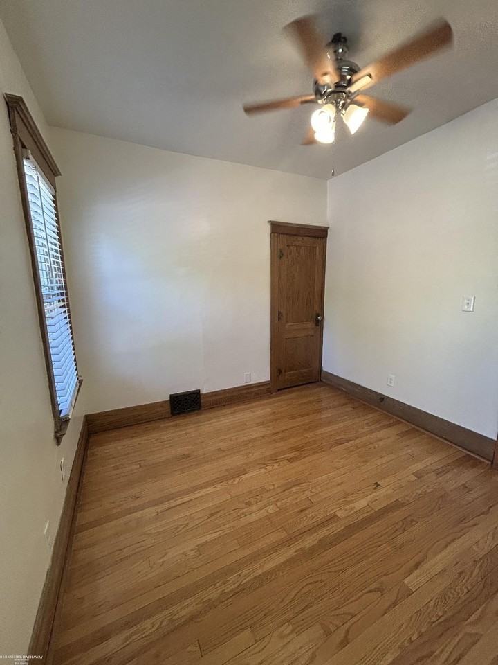 4766 Commonwealth St #1N - Photo 7 of 23
