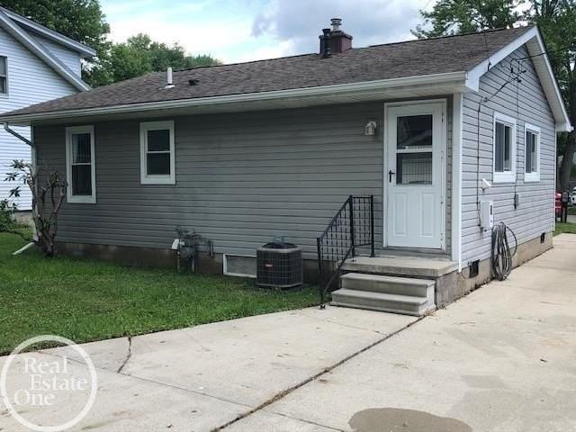 50799 Holt St - Photo 3 of 23
