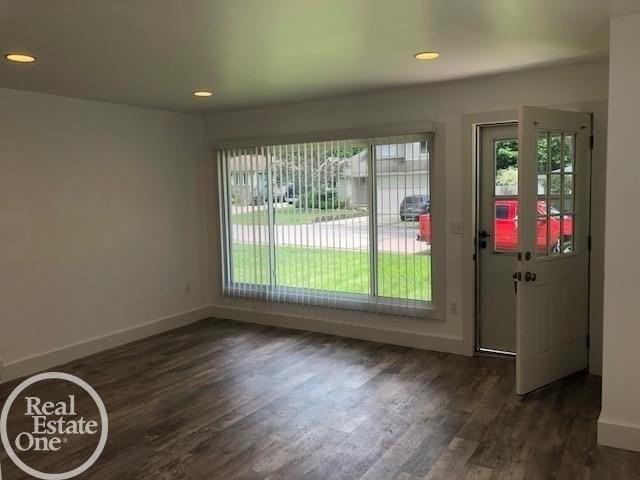 50799 Holt St - Photo 5 of 23