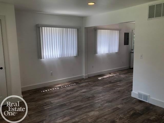 50799 Holt St - Photo 6 of 23