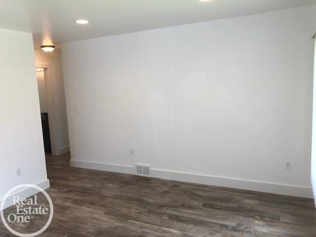 50799 Holt St - Photo 7 of 23