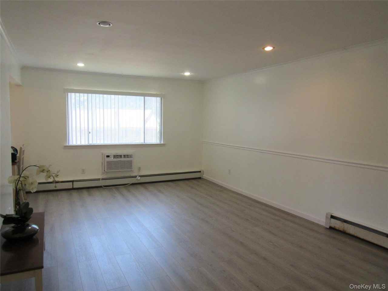 7 N James St #I - Photo 2 of 18