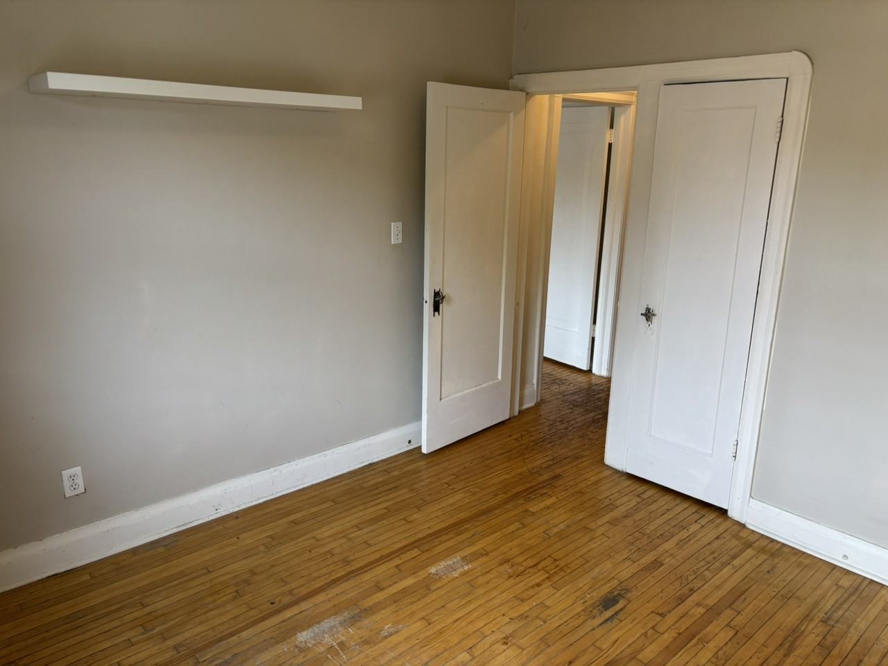 45 Lawrence Ave E - Photo 2 of 14