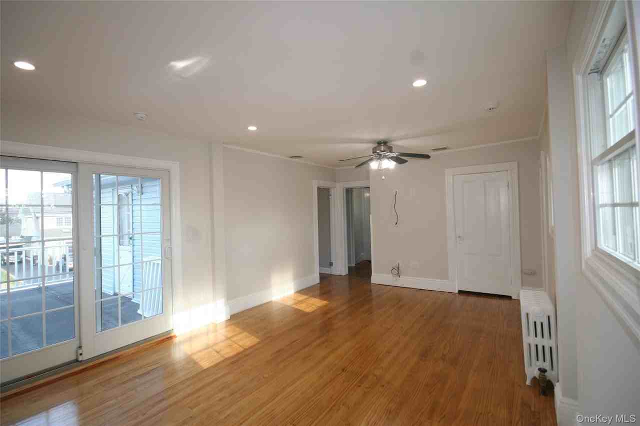 99 Centre Ave - Photo 2 of 17