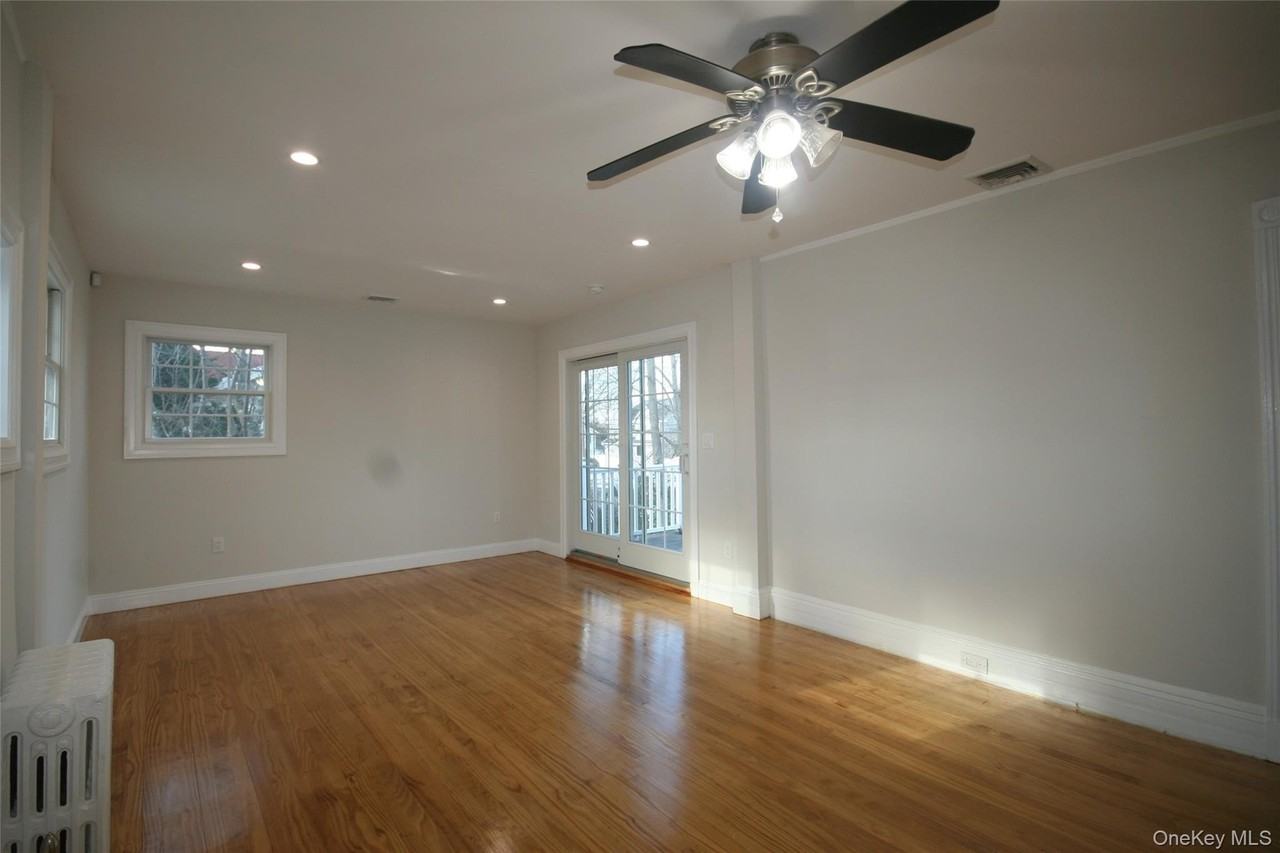 99 Centre Ave - Photo 3 of 17