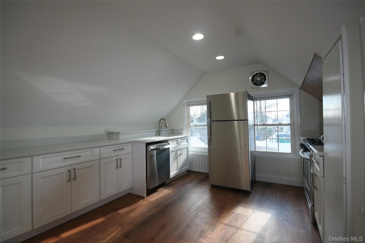 99 Centre Ave - Photo 5 of 17