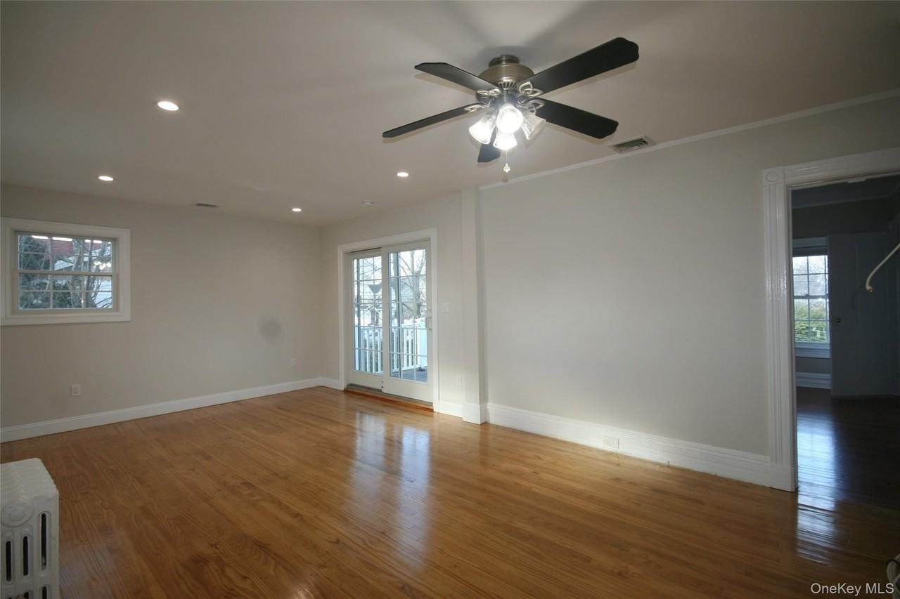 99 Centre Ave - Photo 6 of 17