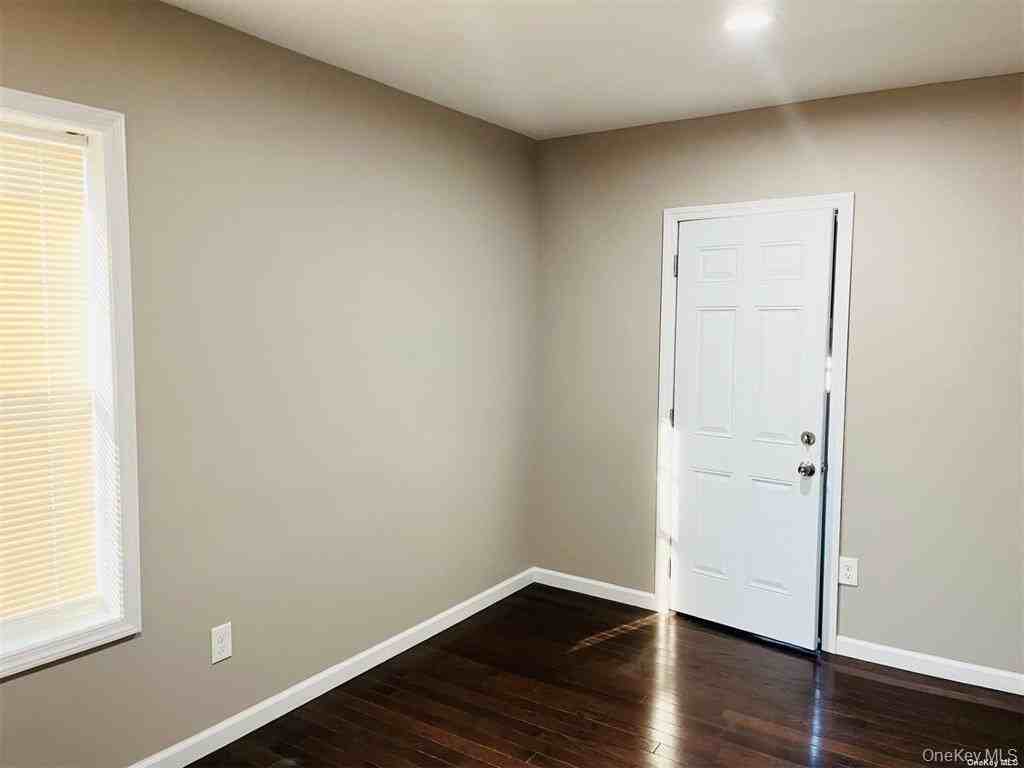 11 Grant Ave - Photo 4 of 9