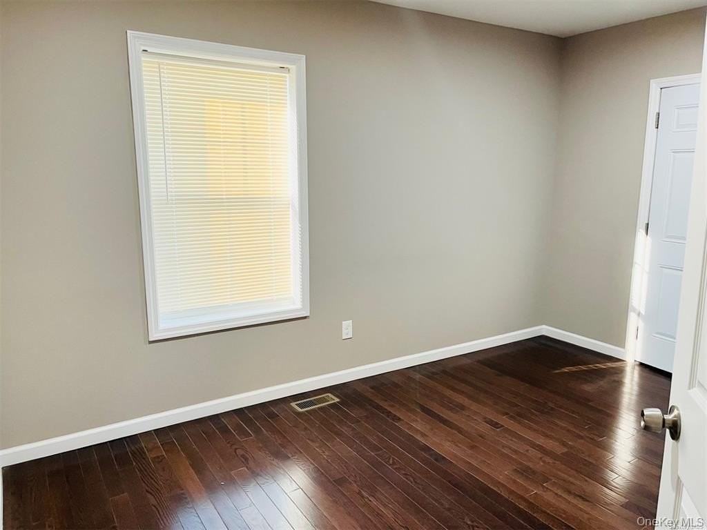 11 Grant Ave - Photo 5 of 9