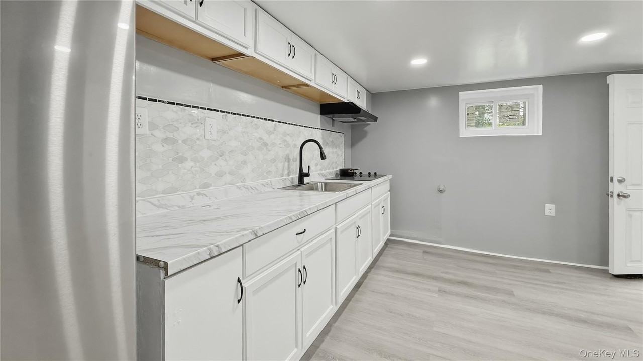 429 S 3rd Ave - Photo 5 of 14