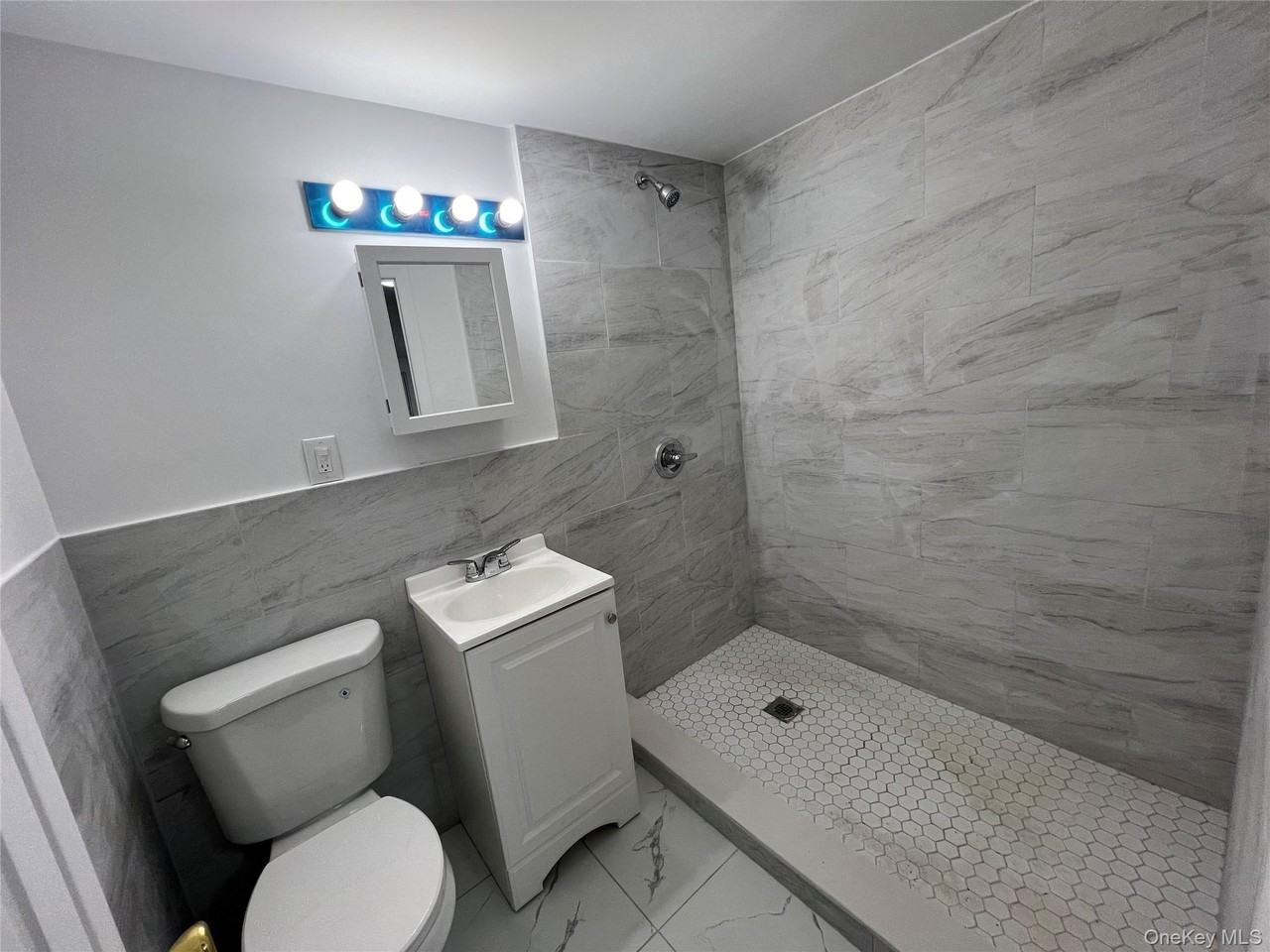 78 Bayville Ave #C - Photo 2 of 8
