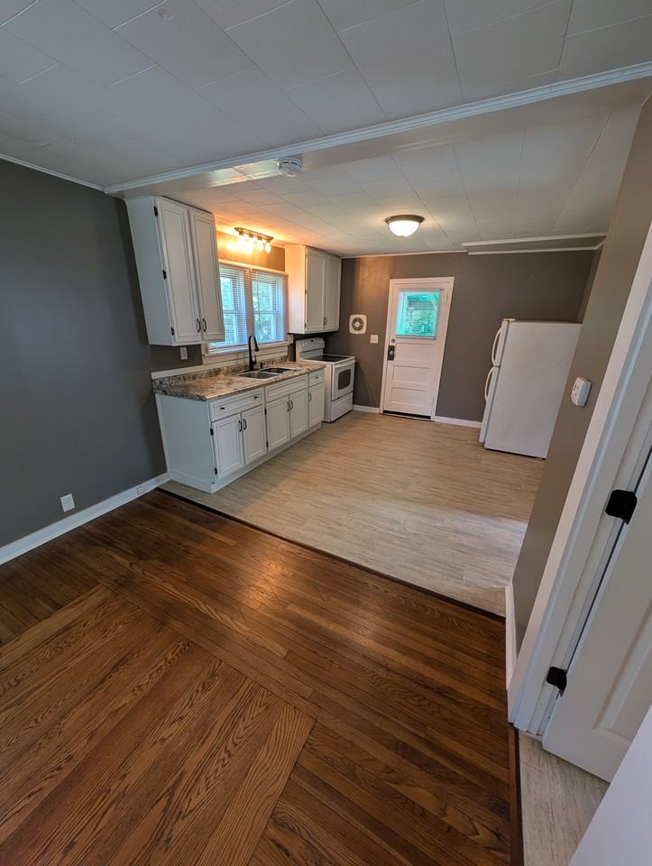 413 E Cherry St - Photo 7 of 17