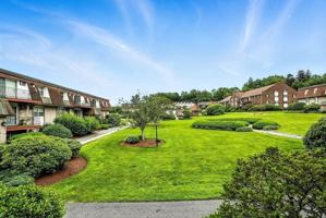 featured image of 26 Williamsburg Ct #4