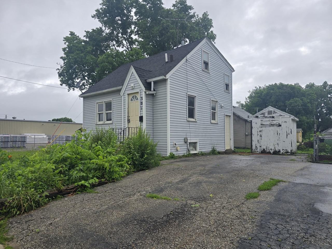301 Rath St #1