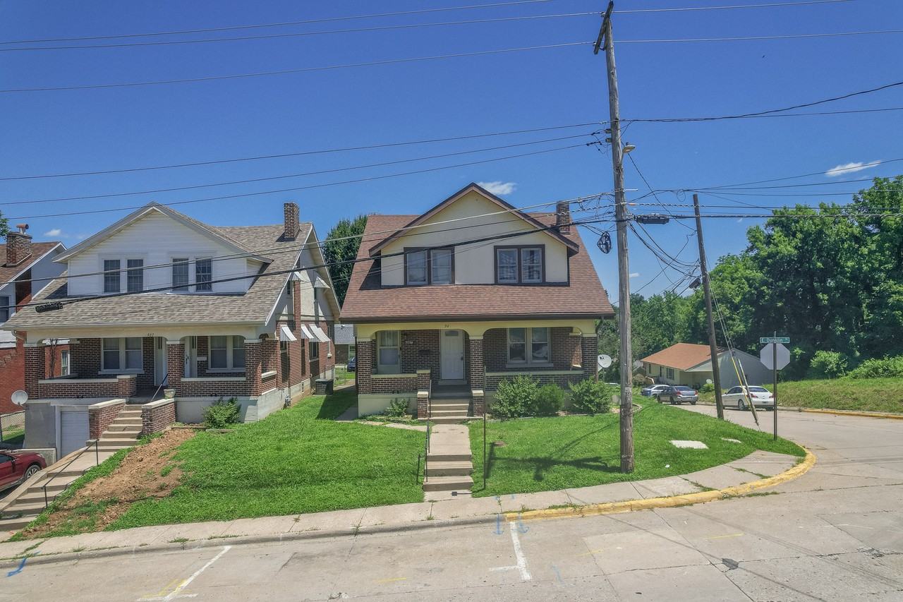 929 E Dunklin St #A - Photo 2 of 20