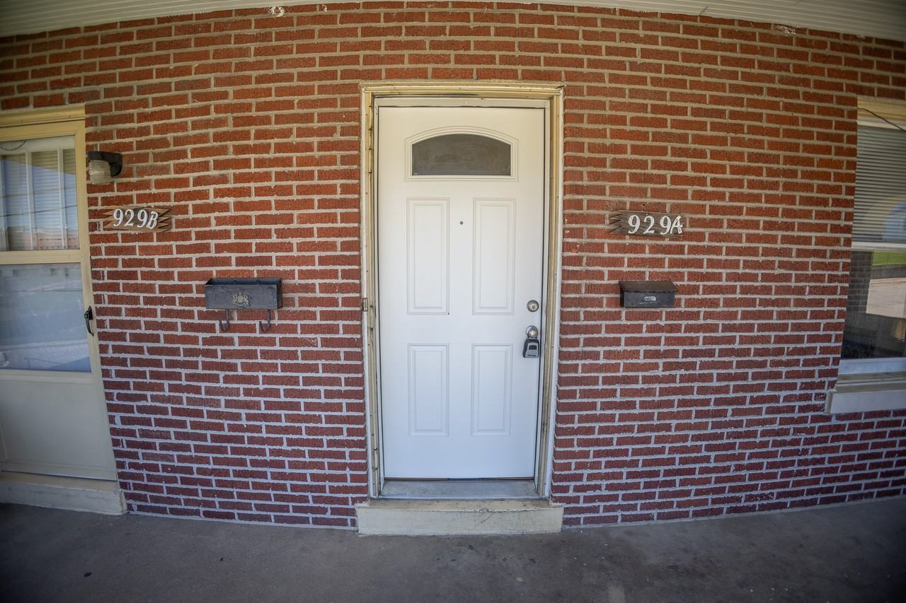 929 E Dunklin St #A - Photo 3 of 20