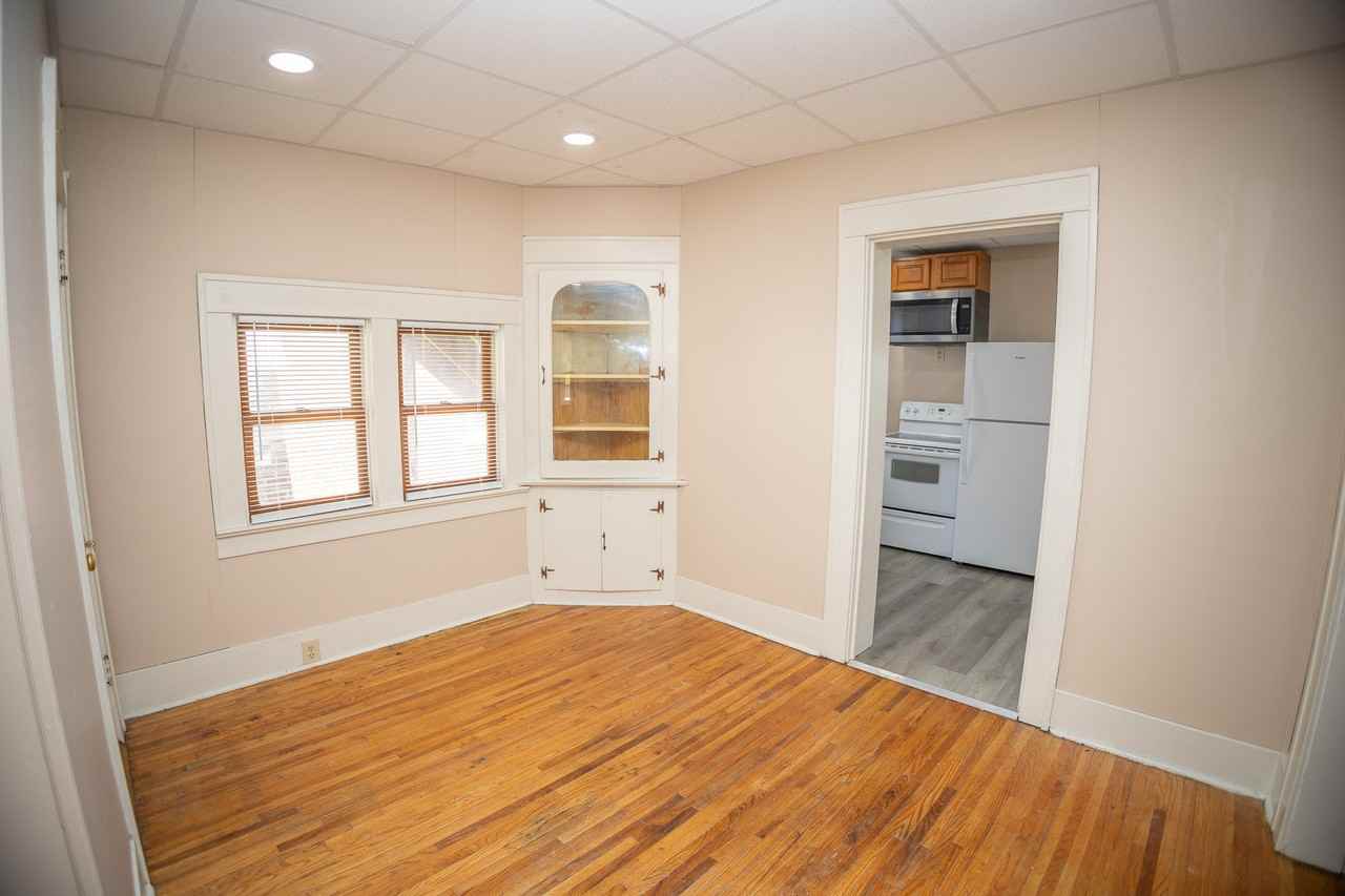 929 E Dunklin St #A - Photo 4 of 20