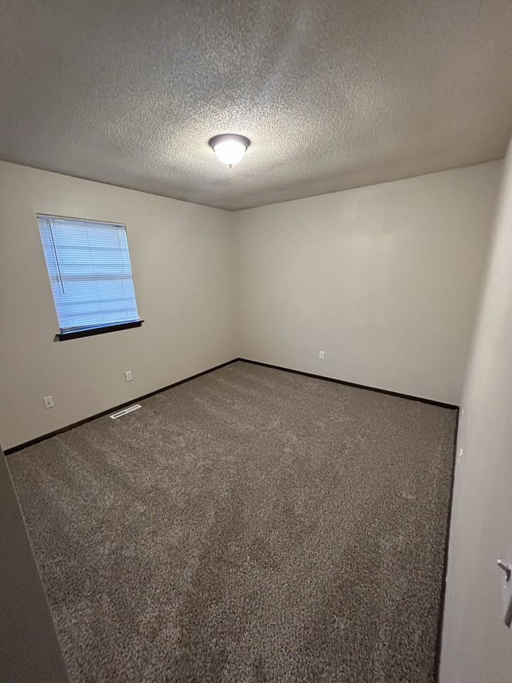 808 Dondee Dr - Photo 3 of 7