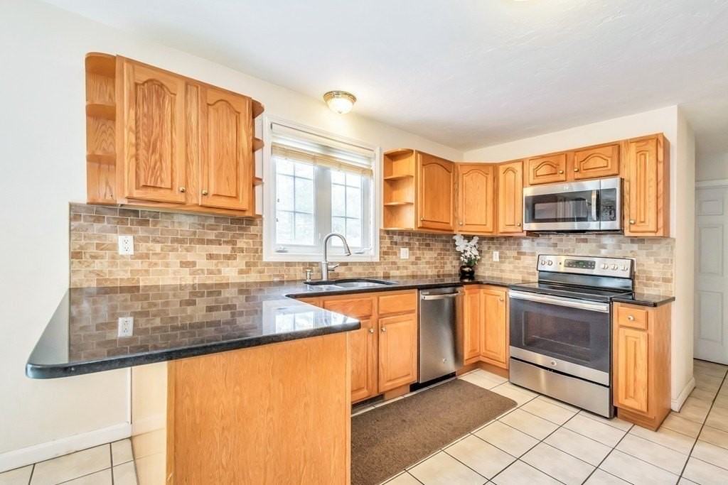 469 Walnut St - Photo 2 of 3