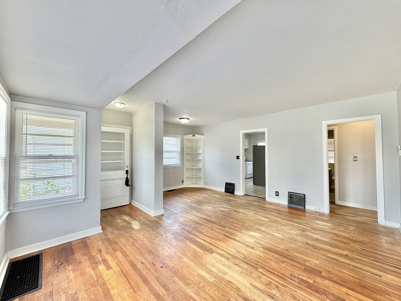 1353 Euclid Ave #1 - Photo 4 of 22
