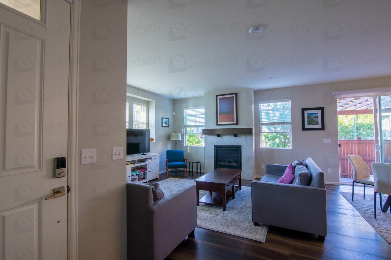 10294 E 59th Ave #1 - Photo 4 of 49