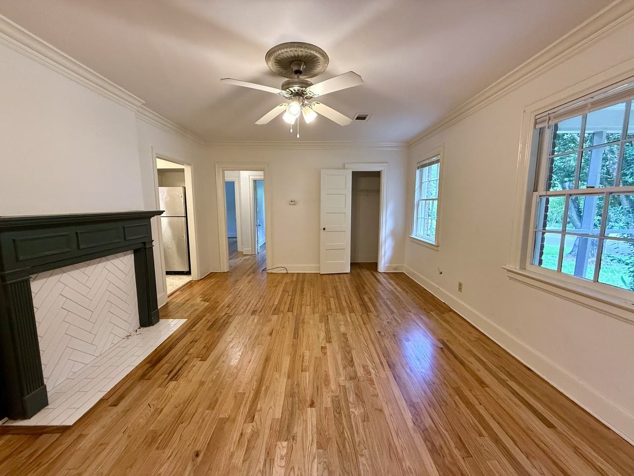 807 E Edgemont Ave #1 - Photo 3 of 17