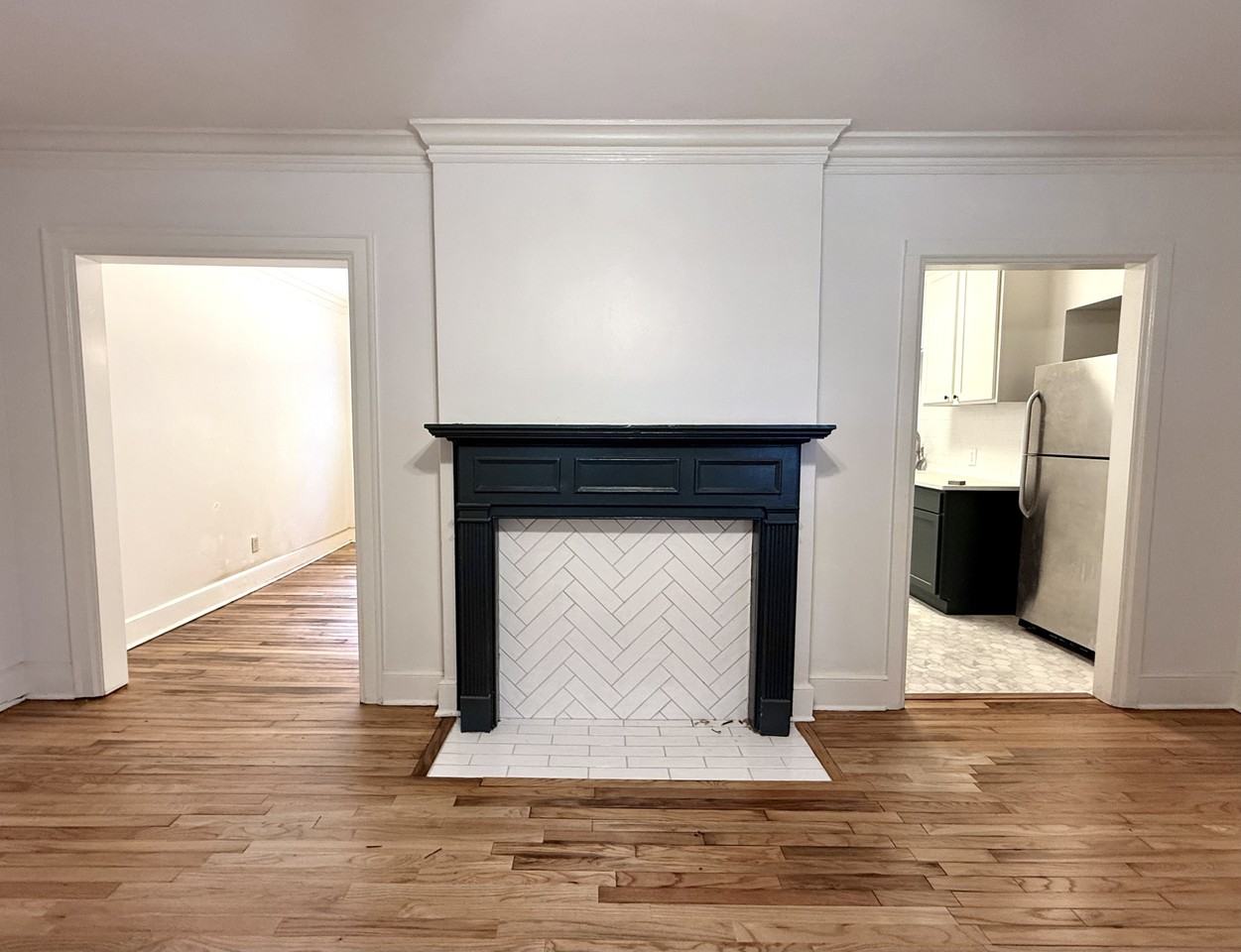 807 E Edgemont Ave #1 - Photo 4 of 17