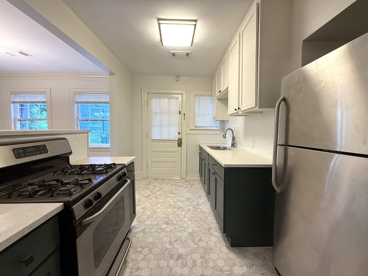 807 E Edgemont Ave #1 - Photo 7 of 17