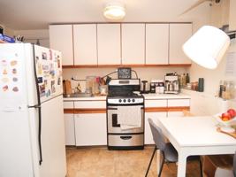 featured image of 28 Browne St #1