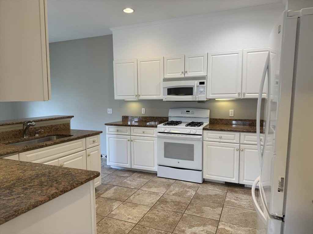 74 Odonnell Ave #74 - Photo 4 of 41