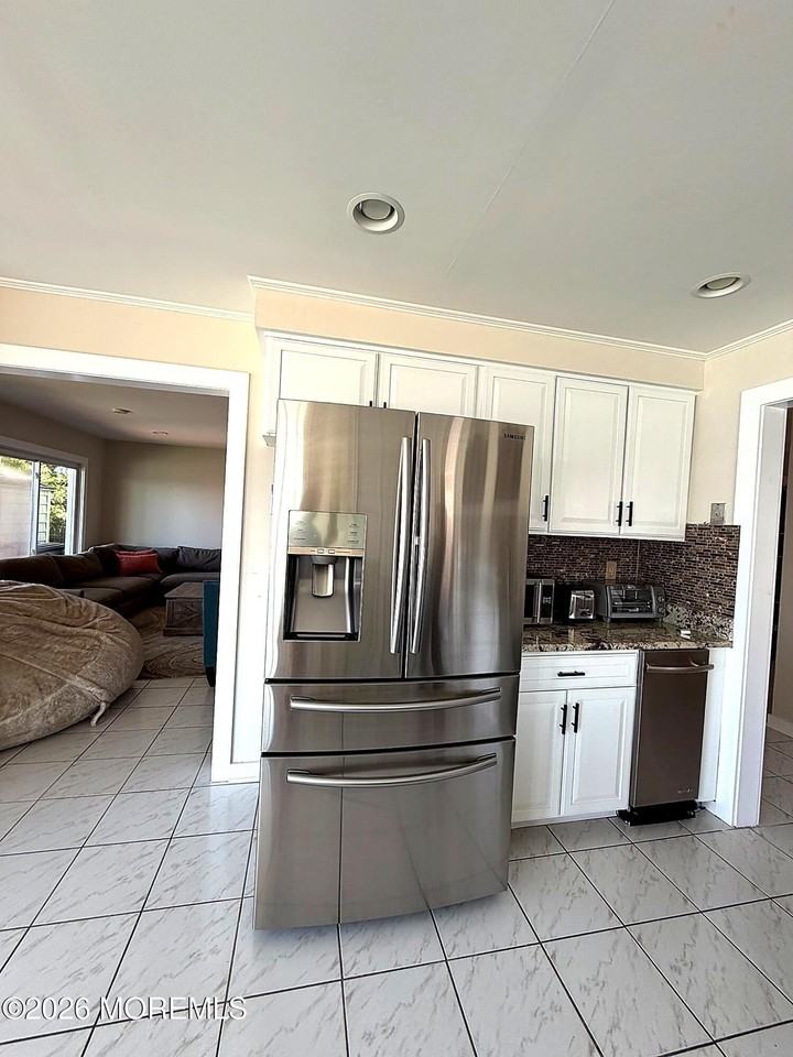 262 Genes Dr - Photo 4 of 20