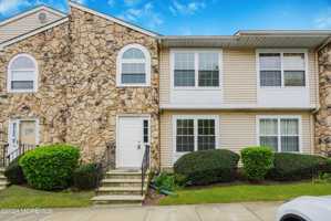 featured image of 27 Karen Dr