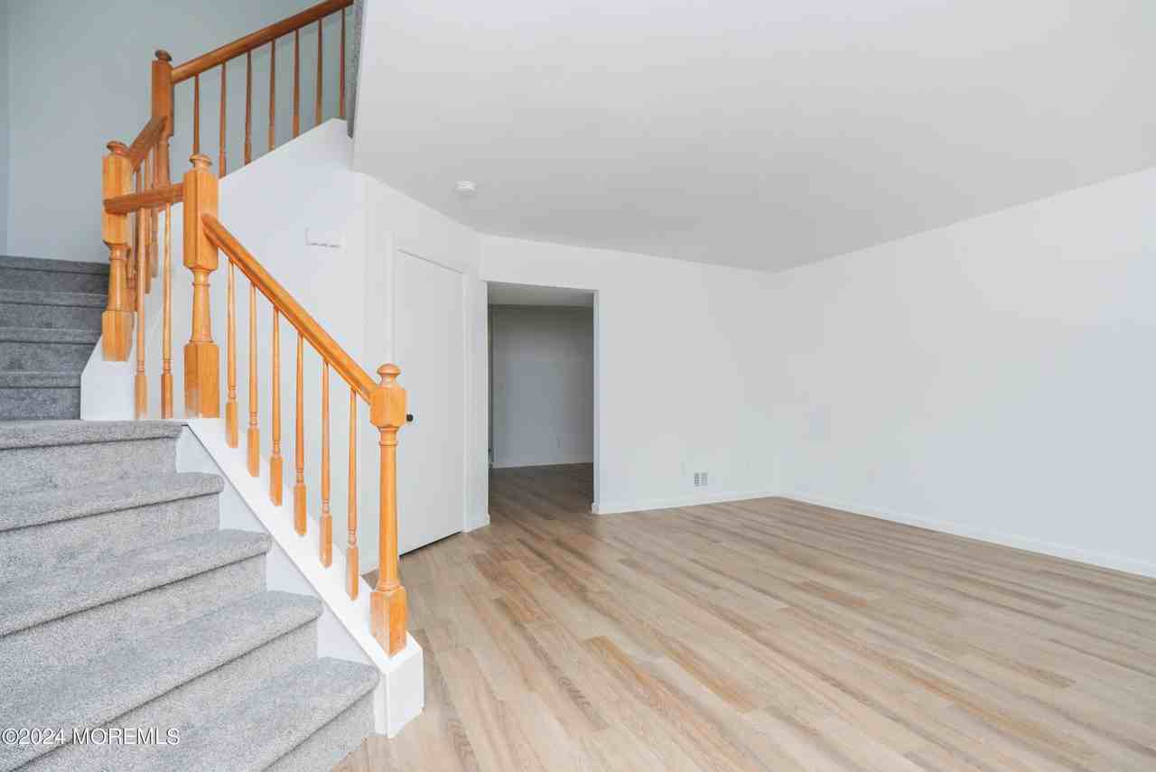27 Karen Dr - Photo 3 of 27