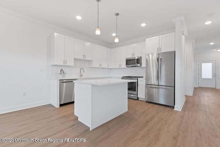 221 Brighton Ave #305 - Photo 7 of 19