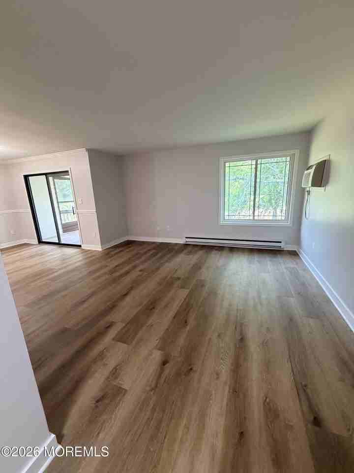 147 Amberly Dr #H - Photo 3 of 13