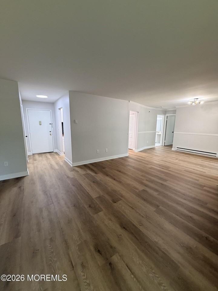 147 Amberly Dr #H - Photo 4 of 13