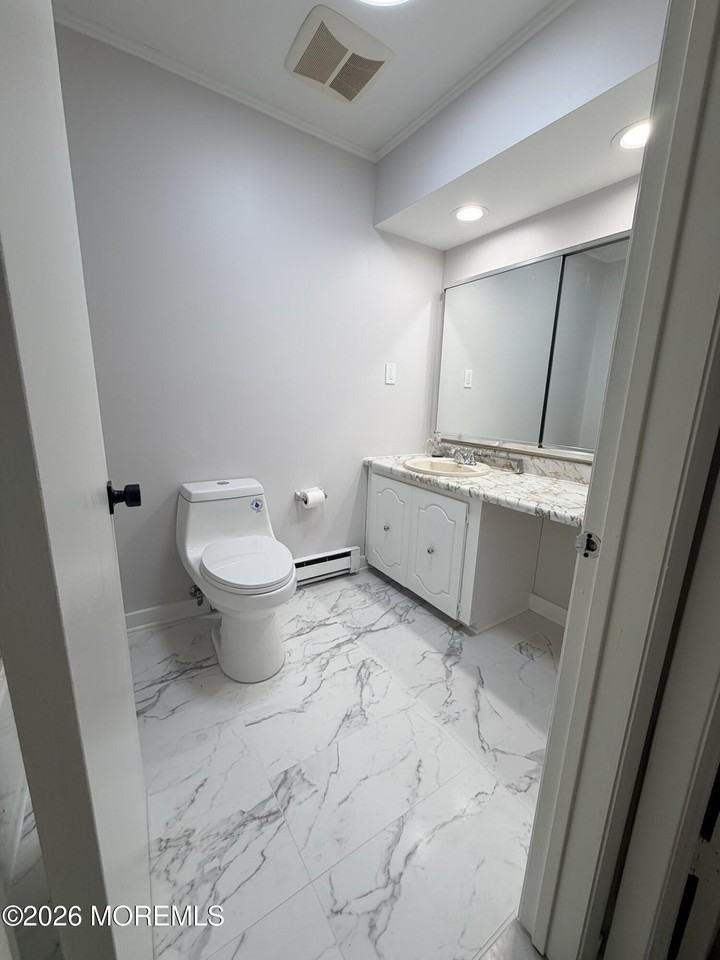 147 Amberly Dr #H - Photo 7 of 13