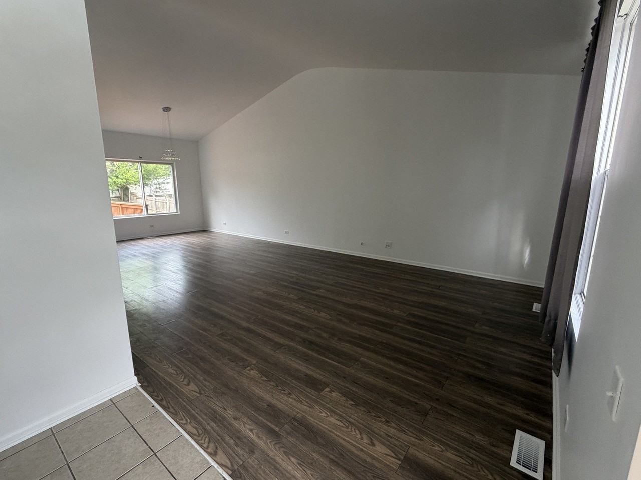 2354 Nantucket Ln - Photo 3 of 46