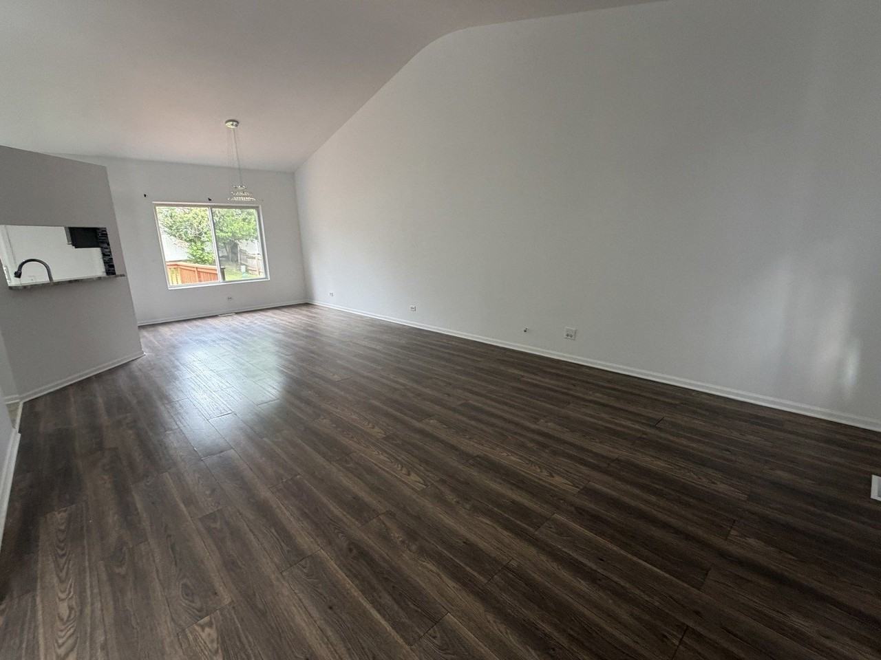 2354 Nantucket Ln - Photo 4 of 46