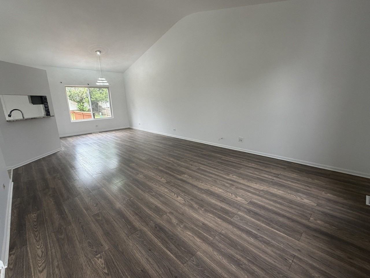 2354 Nantucket Ln - Photo 5 of 46