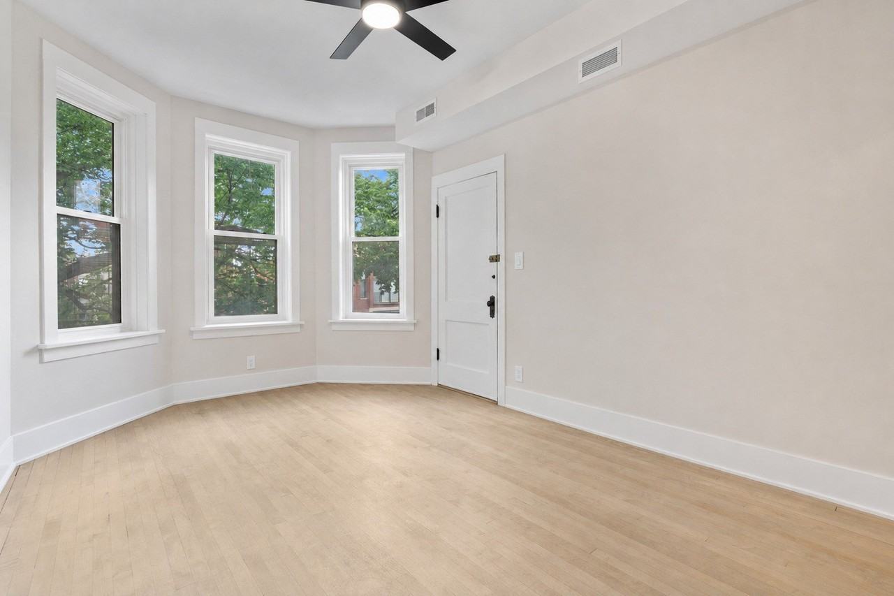 1079 N Paulina St #3 - Photo 4 of 17