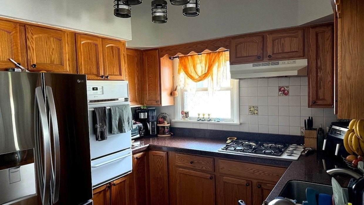 181 Rose St - Photo 3 of 27