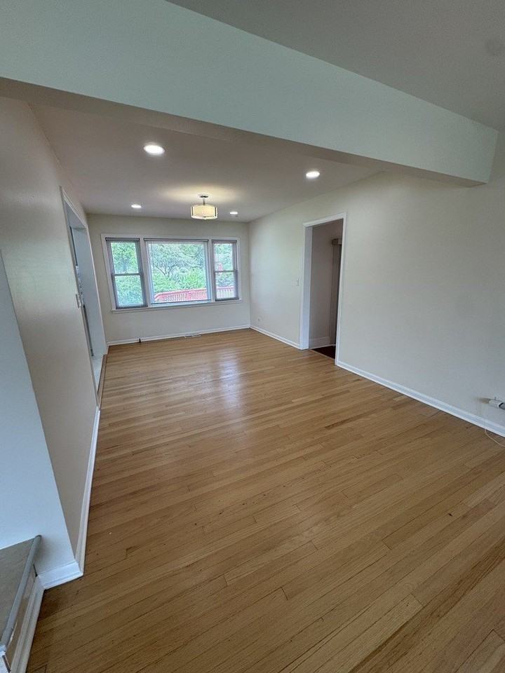 7450 Webster St - Photo 3 of 26