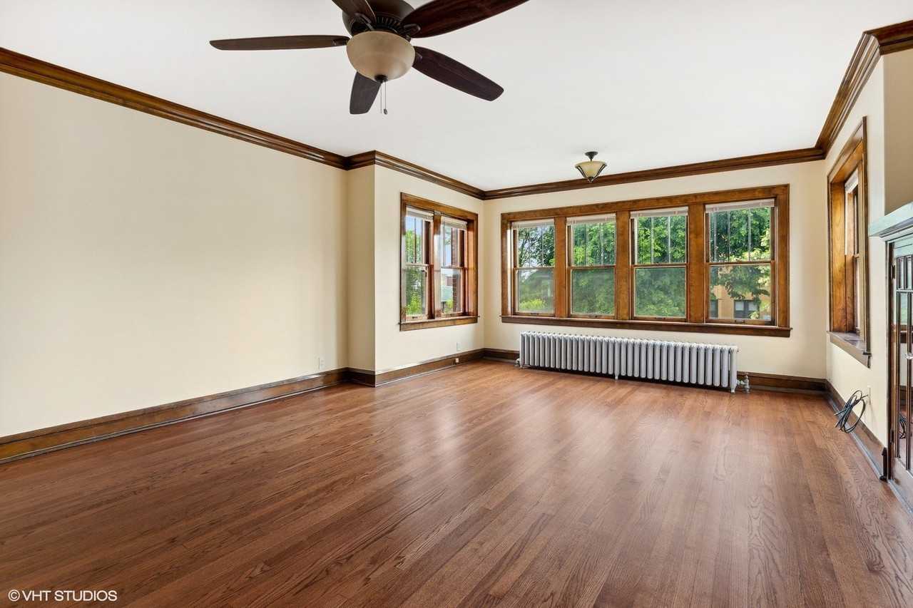 1522 N Austin Blvd #2 - Photo 4 of 17
