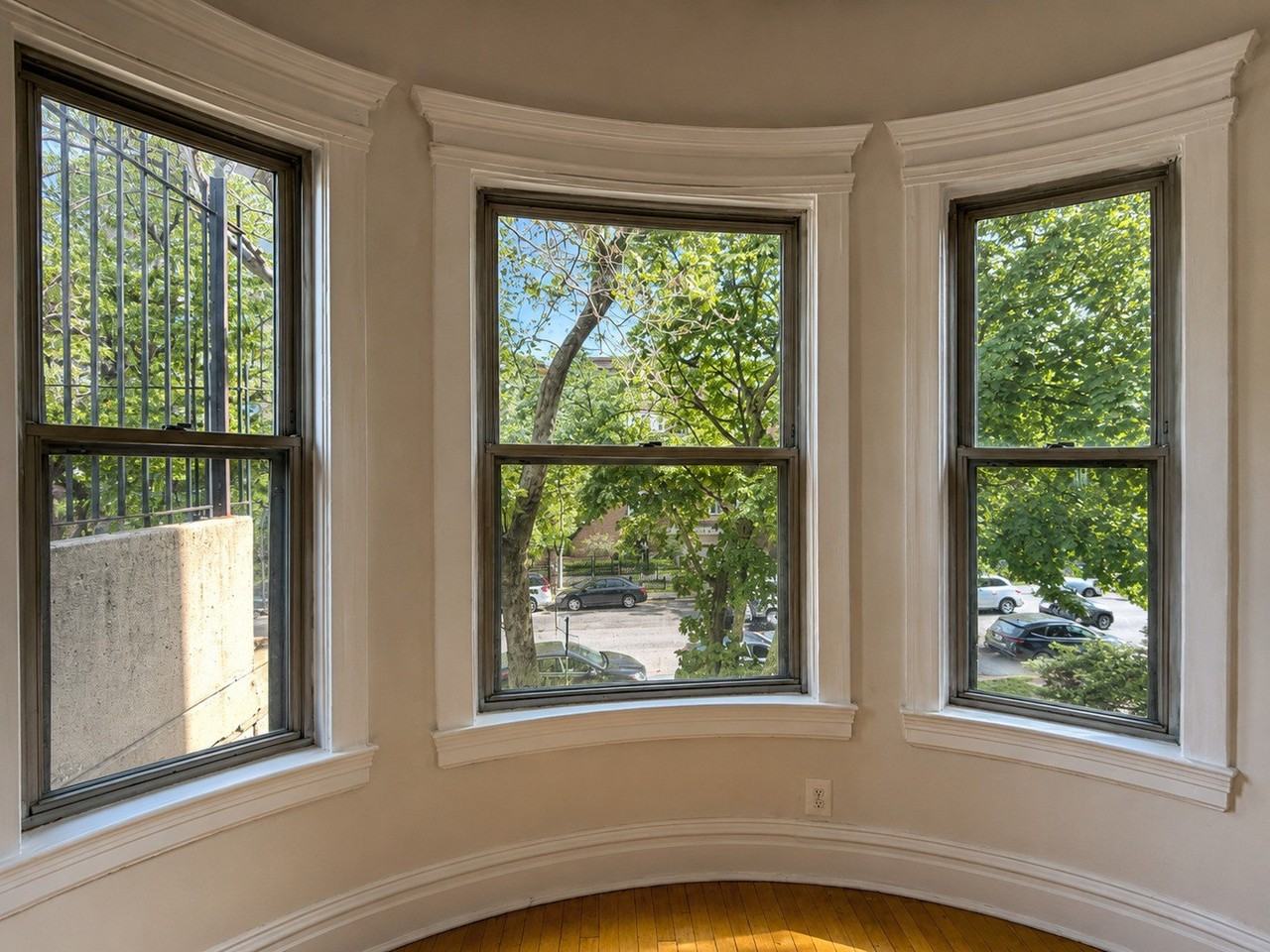 668 W Sheridan Rd #2 - Photo 4 of 17