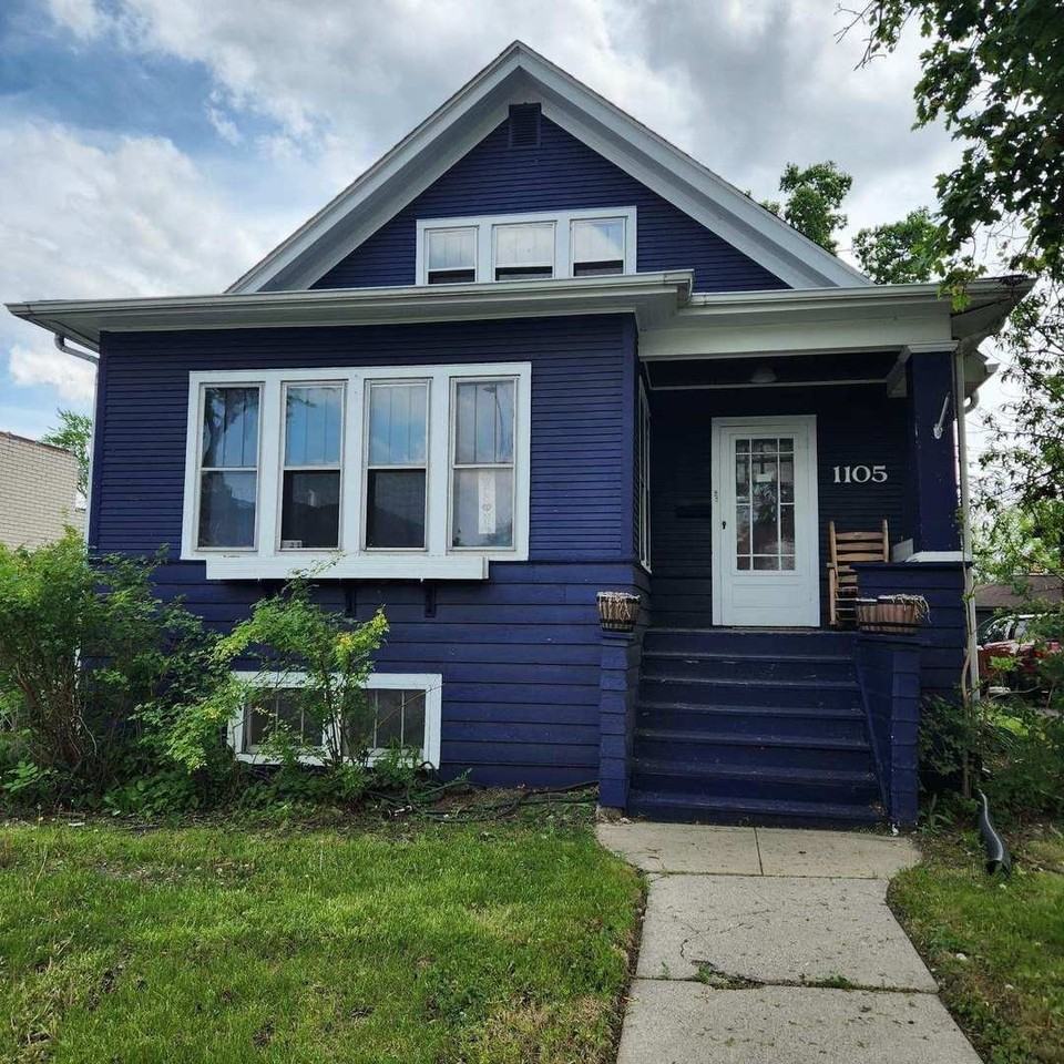 1105 W Touhy Ave #2