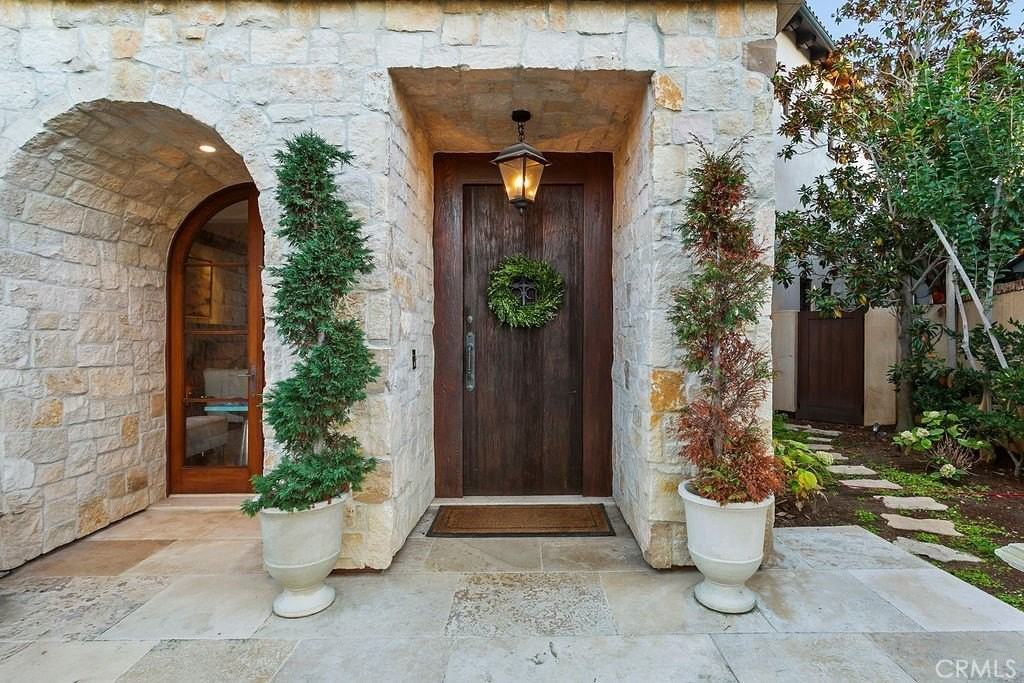 136 Emerald Bay - Photo 5 of 50