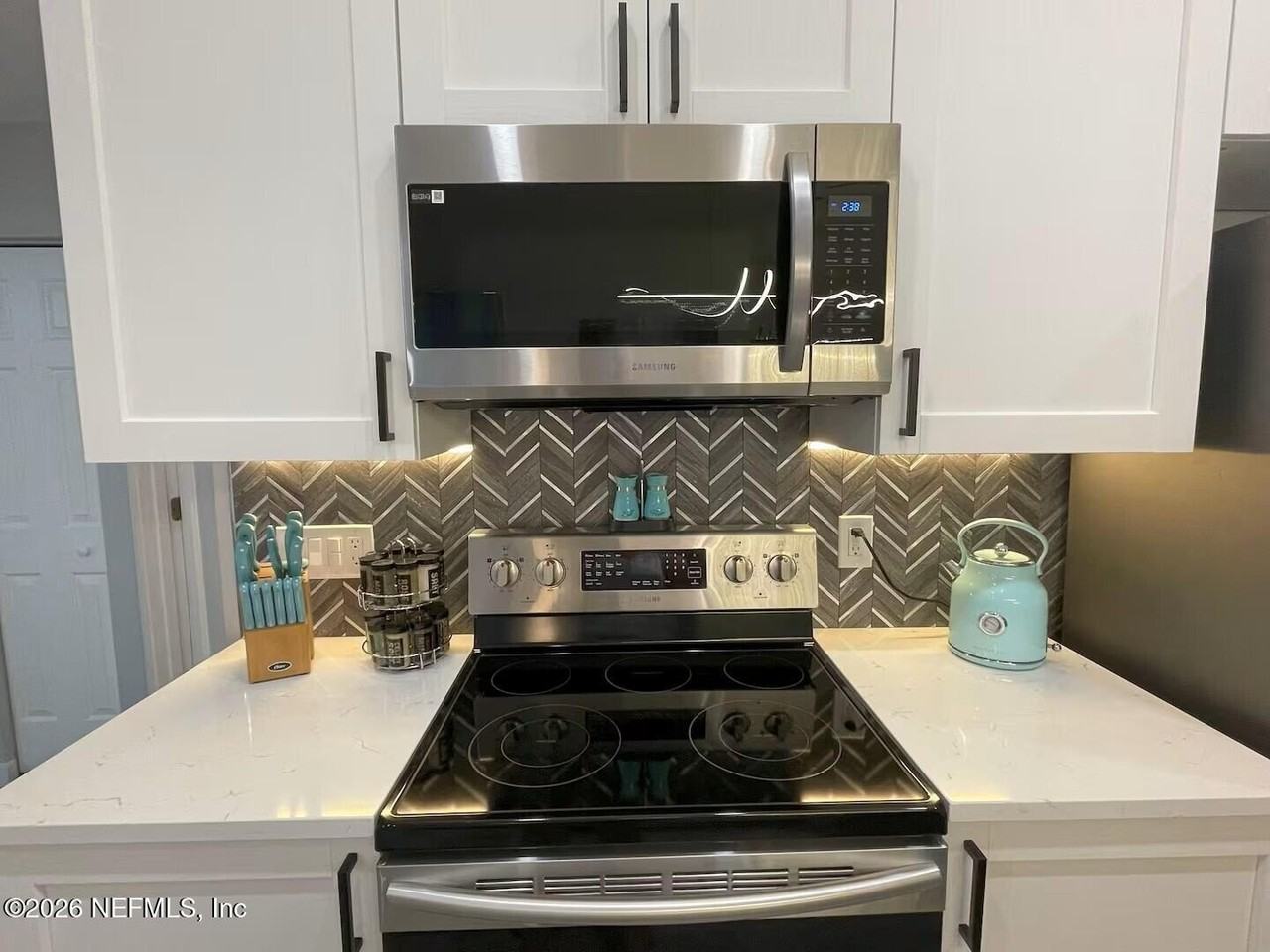 232 Nesmith Ave - Photo 7 of 48
