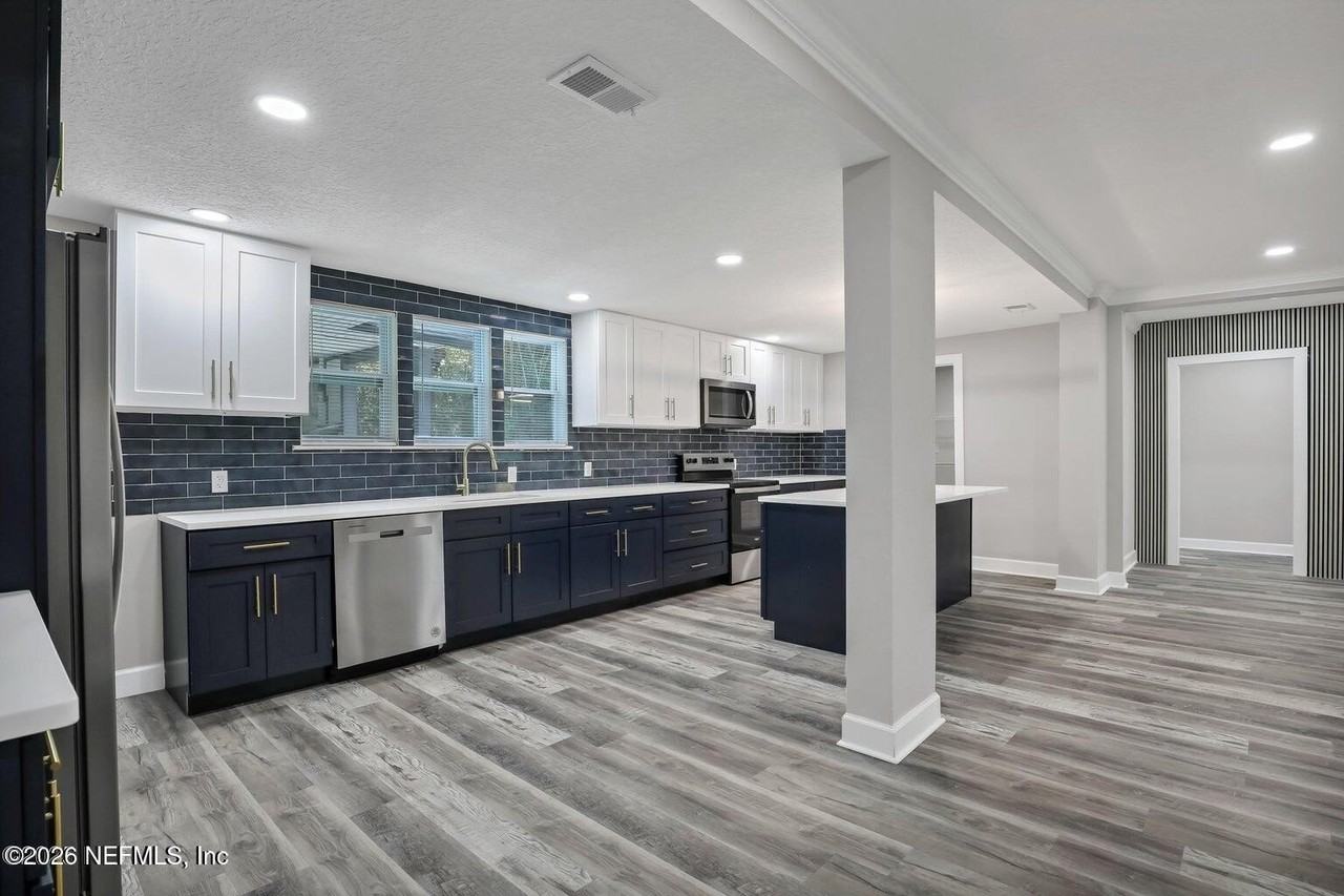 316 S Cypress Ave - Photo 3 of 18