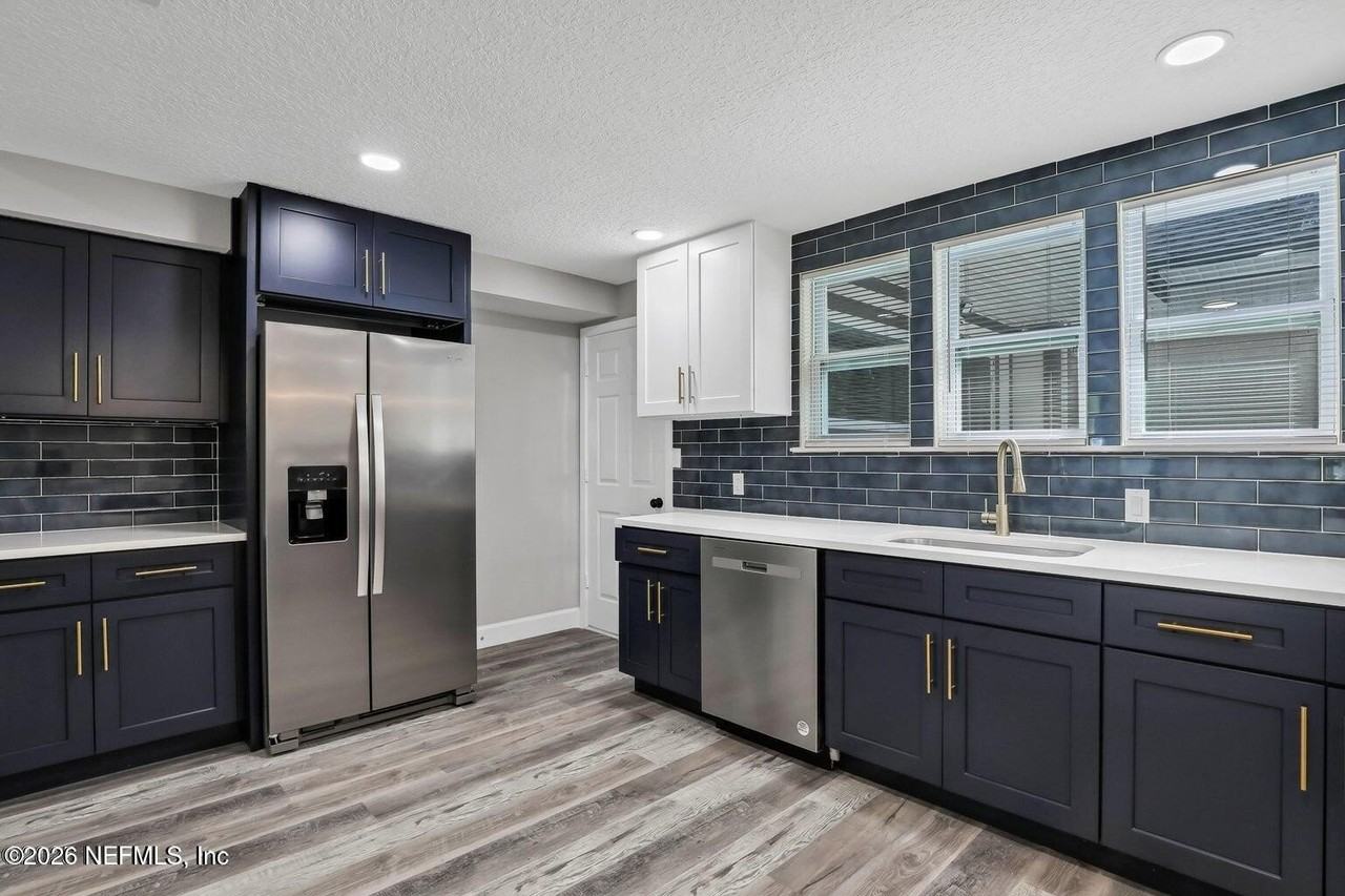 316 S Cypress Ave - Photo 4 of 18